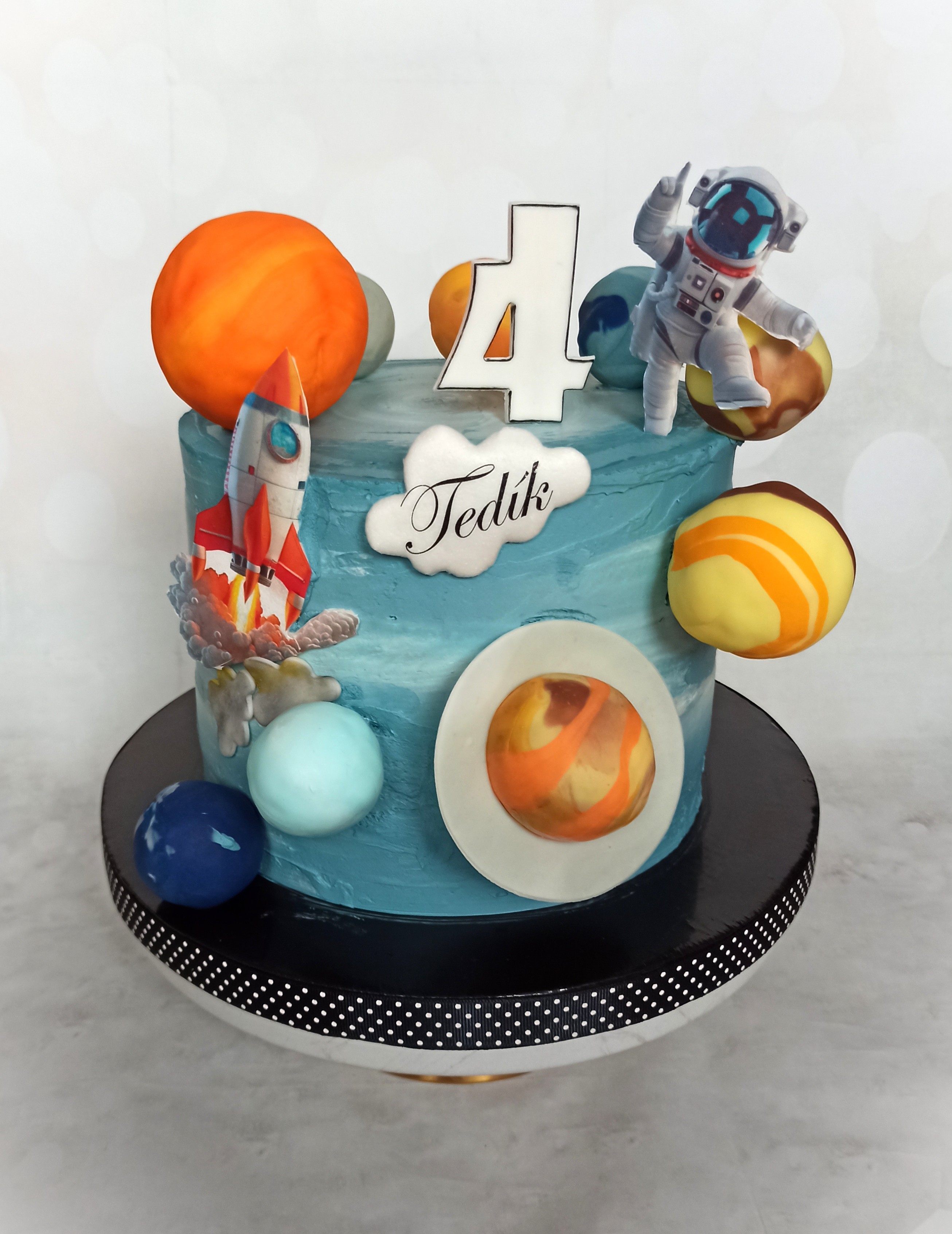 2147. Vesmír pro Tedíka